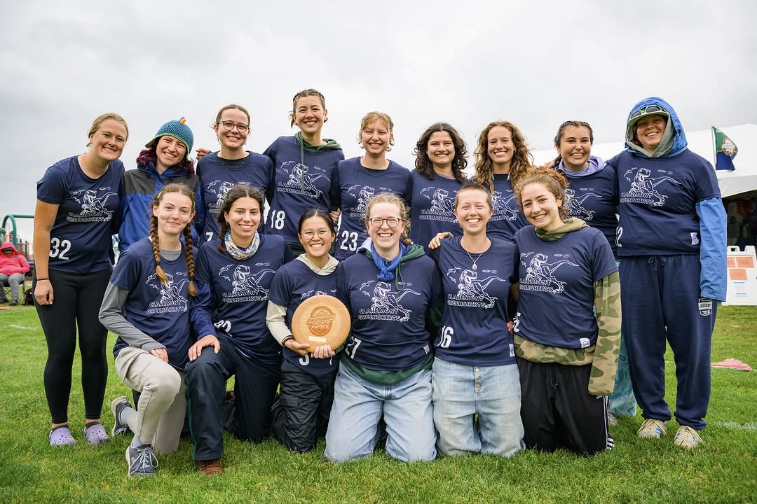 Greenshirts with the 2025 D3 College Championships Spirit Award